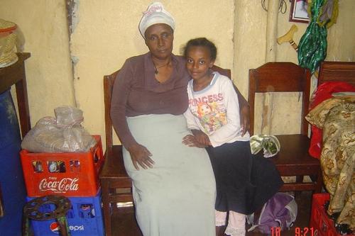 Anakech Arasiras hat es geschafft und kann nun mit ihrer Familie in eine bessere Zukunft blicken. Foto:humedica