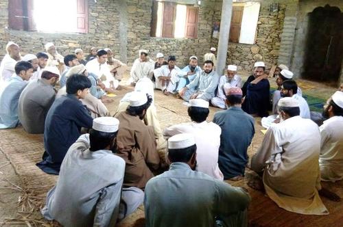 Nach der Identifizierung der am stärksten betroffenen Dörfer, bespricht jeder Dorfentwicklungsrat sein Engagement. Foto: PMS