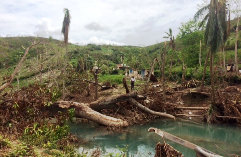 Auch Wochen nach dem Hurrikan sind viele Wege in den betroffenen Gebieten nicht passierbar. Foto:humedica