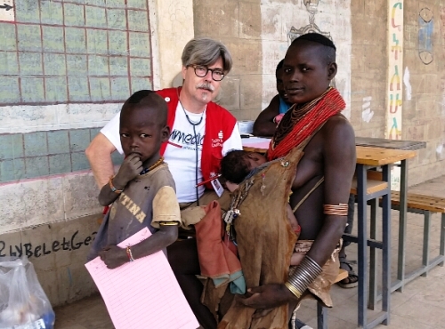 Hilfe für den Stamm der Kara