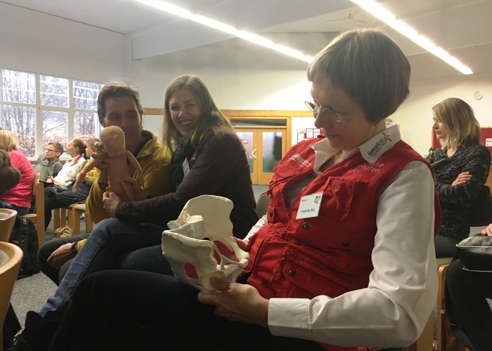 Nicht nur unterhaltsam, sondern vor allem lehrreich – der Workshop von Dr. Kiworr zum Thema „Geburtshilfe im Katastropheneinsatz“. Foto:humedica