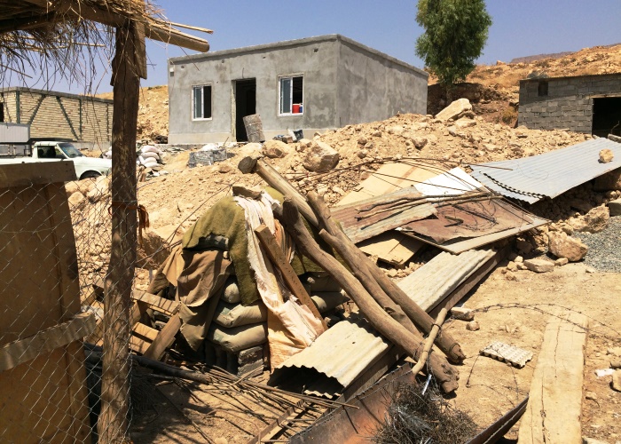Noch immer sind die Schäden des Erdbebens vom November 2017 im Dorf Baz Gir überall sichtbar. Foto:humedica