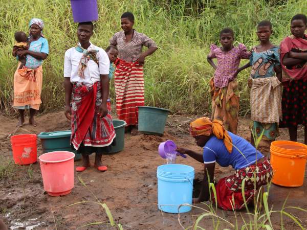 Zyklonhilfe Südostafrika: humedica-Team verteilt Hilfsgüter in Malawi