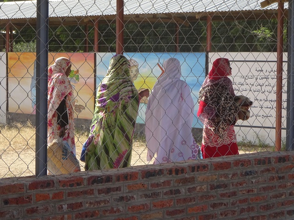 Seite an Seite mit einheimischen Ärzten