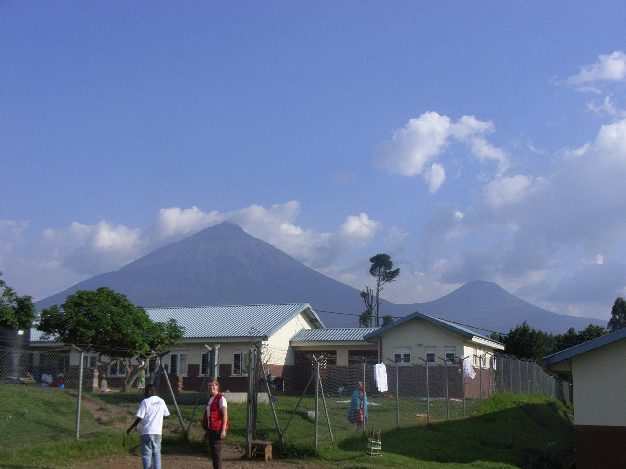 Dr. Ulrike Knödler bei einem ihrer bislang drei Einsätze in Uganda. Foto:humedica