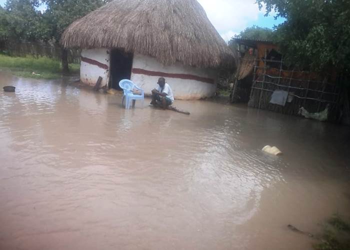 Die Häuser der Menschen am kenianischen Tana-River sind durch die Regenfälle überflutet. Foto: Worldconcern