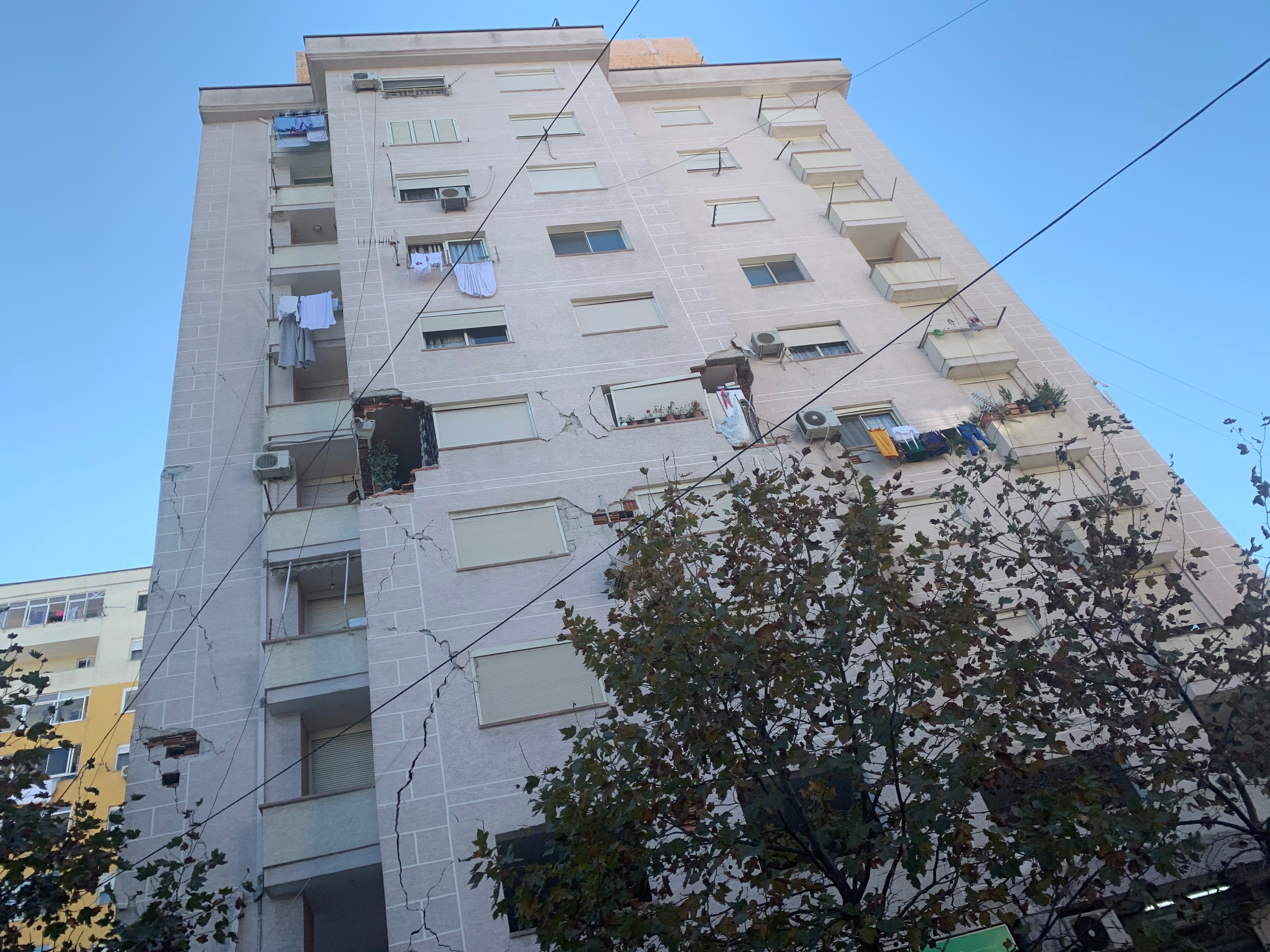 Hunderte Gebäude sind einsturzgefährdet und nicht mehr bewohnbar. Foto: Ergest Biti