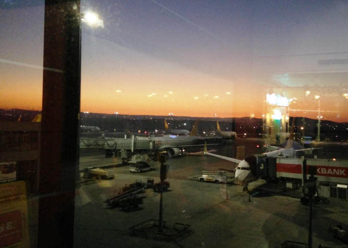 In aller früh startet der Flieger zurück nach Deutschland. Foto:humedica