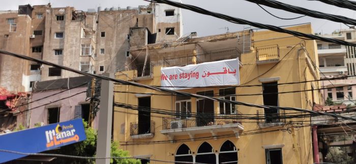 We are staying - wir bleiben! Ein klares Statement der Menschen in den zerstörten Häusern Beiruts, dass sie nicht aufgeben. Foto:humedica
