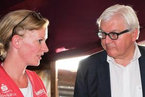 Minister Frank-Walter Steinmeier fand bei einem Besuch der syrischen Flüchtlingslager lobende Worte für die Arbeit vonhumedica. Foto:humedica/Lina Koch