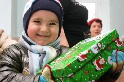 Weihnachtspäckchenaktion „Geschenk mit Herz" startet