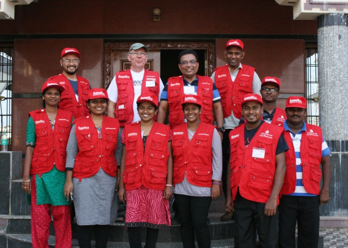 Das erste Training in Indien hat Mediziner aus Indien und Sri Lanka auf den Katastropheneinsatz vorbereitet, darunterhumedica Lanka-Leiter Dr. Prithi (5.v.r.). Foto:humedica