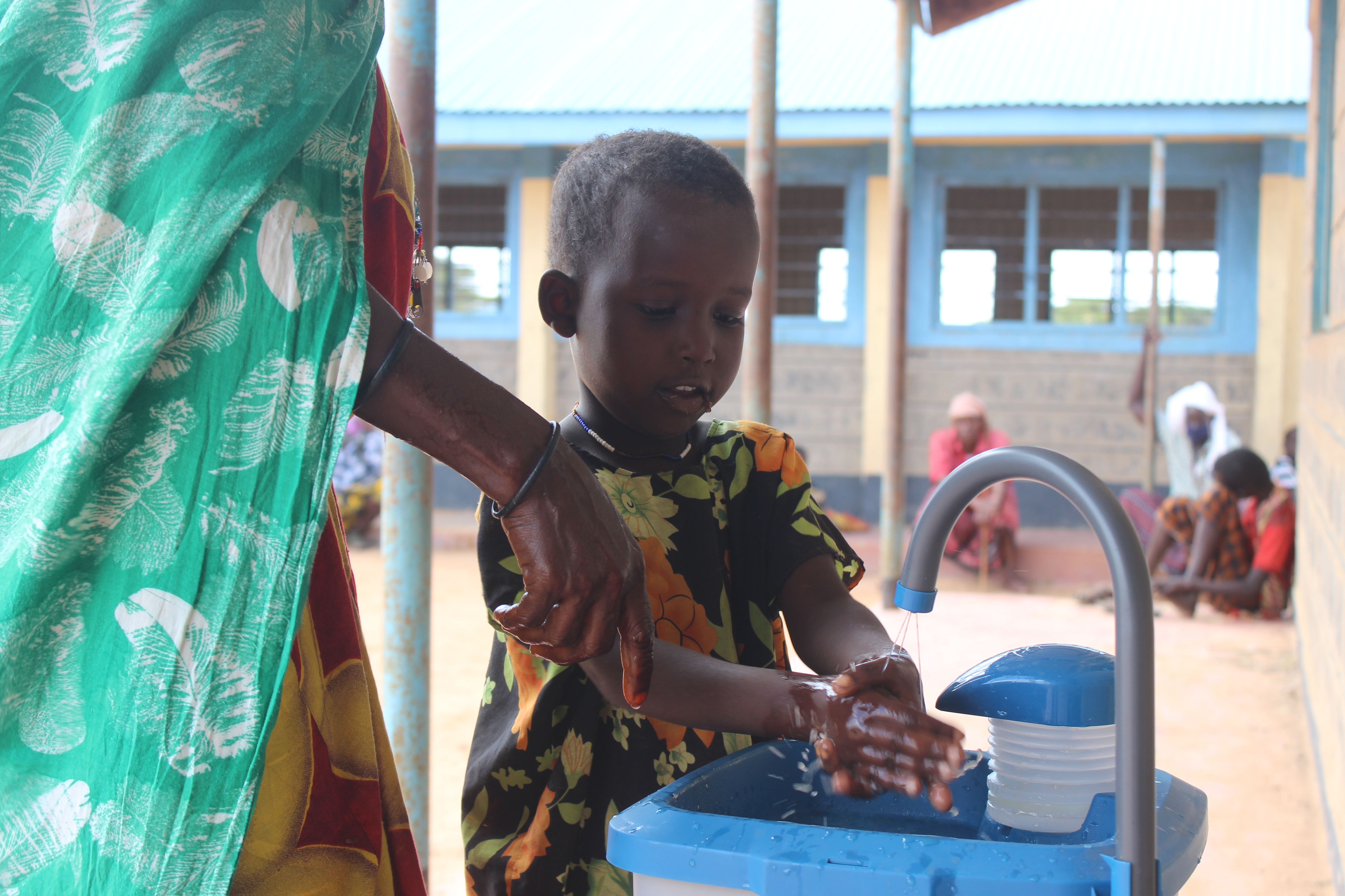 Während der Coronakrise wird die Hilfe vonhumedicaüberall auf der Welt gleichzeitig benötigt, zum Beispiel durch Hygieneaufklärung in Kenia