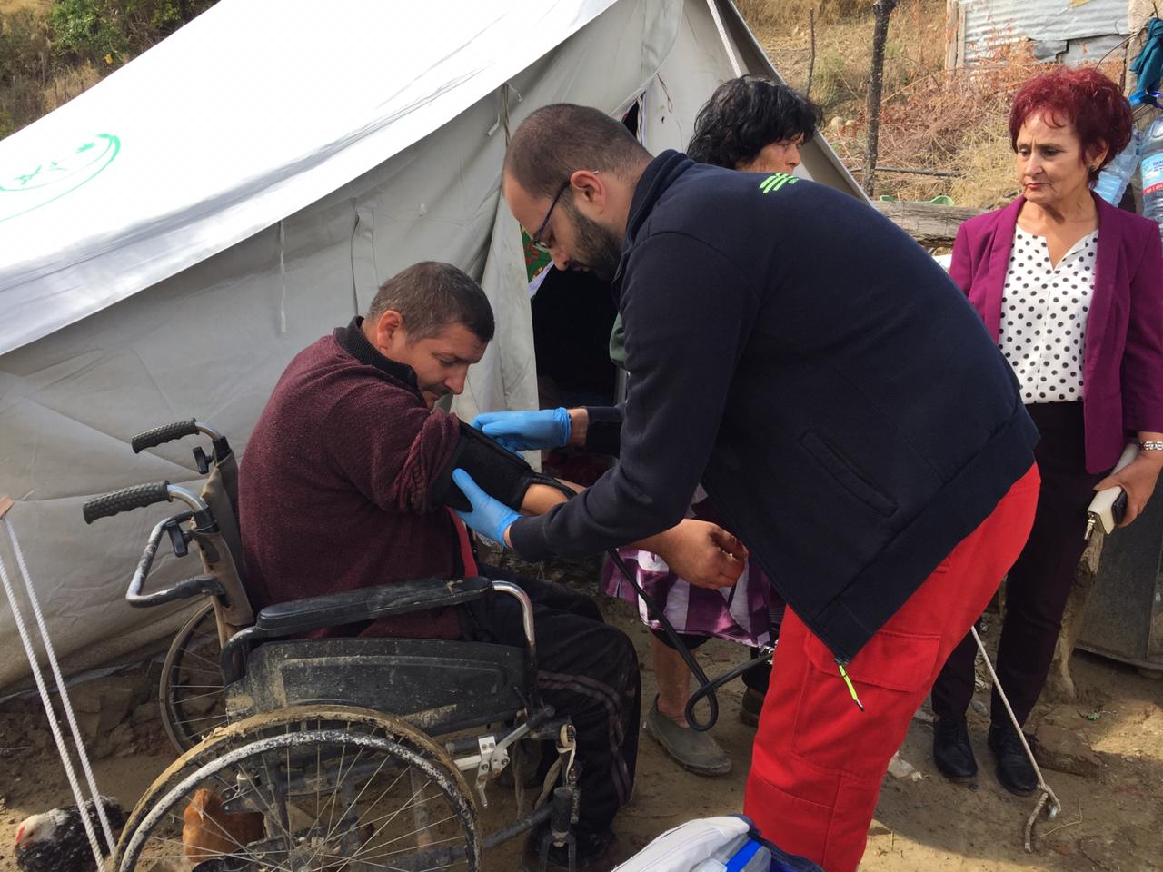 Einen staatlichen Rettungsdienst gibt es in Albnien nicht. Der humedica-Partner ERA war mit seinem Retungswagen unmittelbar nach dem Erdbeben zur Stelle. Foto: humedica